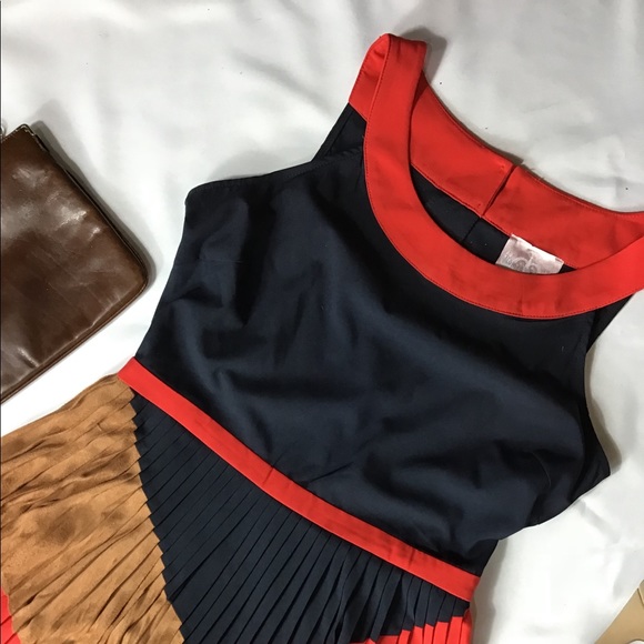 Romeo and Juliet Couture Medium Dress - Picture 8 of 8